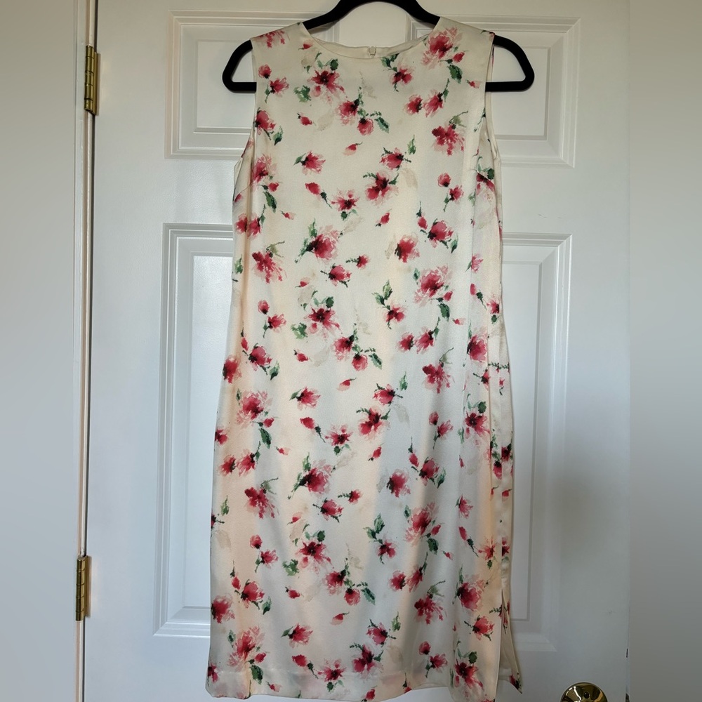 ST JOHN Collection - White Silk Dress with floral design - size 6
